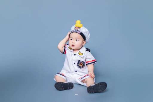 安顺宝宝老摇头怎么回事